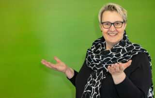 Foto von Frau Mechthild Berges in Ihren Räumlichkeiten in der Marienstraße in Oldenburg