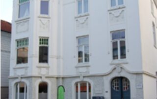 Foto vom Haus Marienstraße 15a in Oldenburg in dessen Erdgeschoß die Räumlichkeiten der Praxis Coaching & Beratung Mechthild Berges untergebracht sind. Es handelt sich um eine Oldenburger Stadtvilla aus dem Jahre 1902.